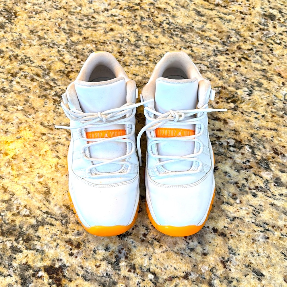 Jordan low sneakers